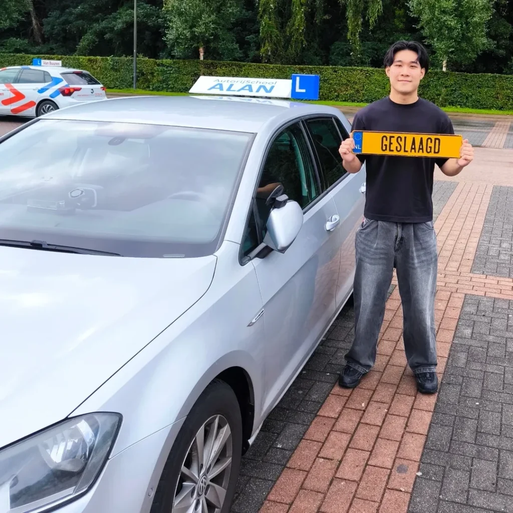 Benne is vanmorgen GESLAAGD gefeliciteerd met het behalen van je rijbewijs.Wij wensen je veel veilige kilometers.